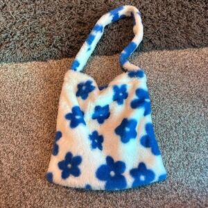 blue and white floral fur bag #floral #furrybag
